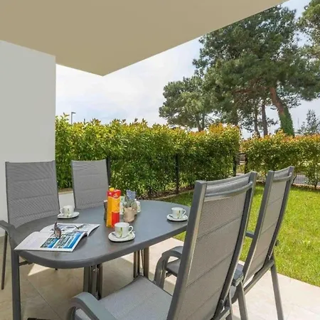 In Novigrad Mit Terrasse Und Garten Apartment *